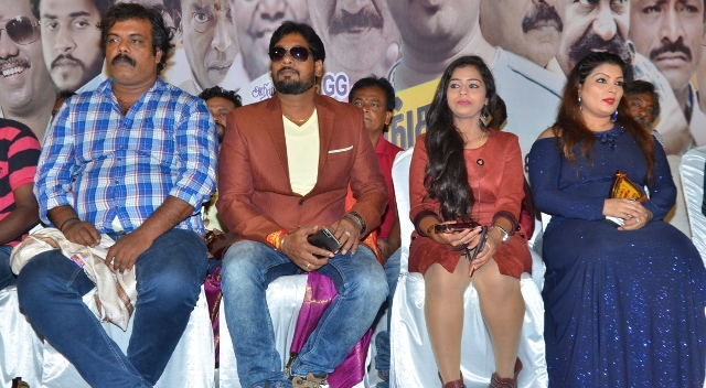 “பட விழாவிற்கு பிரபலங்களை அழைத்து பேச வைப்பது வீண்” – இயக்குநரின் பரபரப்பு பேச்சு..!