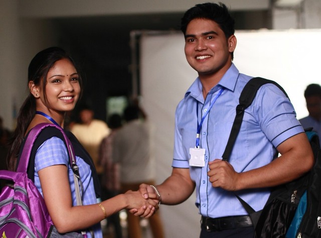 1980-களின் பின்னணியில் நடைபெறும் காதல் கதை ‘பூவே போகாதே’