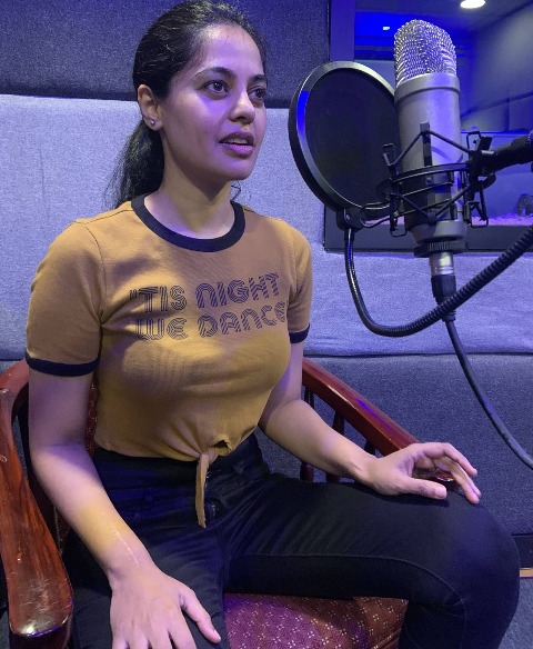 ‘யாருக்கும் அஞ்சேல்’ படத்திற்காக டப்பிங் பேசிய பிந்து மாதவி..!