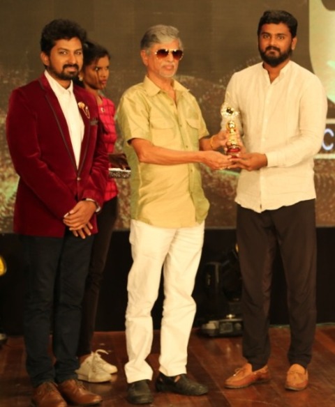 சிறப்பான படத்தில் பணியாற்றிய உதவி இயக்குநர்களுக்கு விருதுகளை வழங்கிய ‘டைரக்டர்ஸ் கிளப்’ குழுமம்