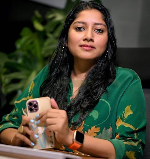 “ஜெய்பீம் படம் ஒரு அதிர்வை ஏற்படுத்தியுள்ளது” – நடிகை அனுமோள் பாராட்டு..!