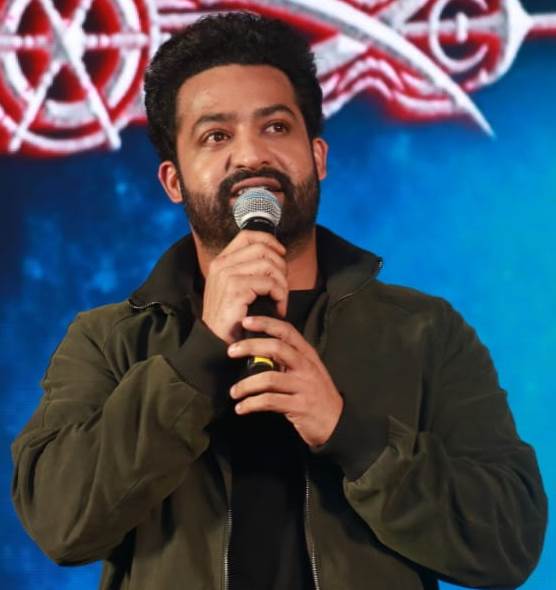 “வெற்றிமாறன் இயக்கத்தில் நடிக்க வேண்டும்” – ஜூனியர் என்.டி.ஆரின் விருப்பம்!