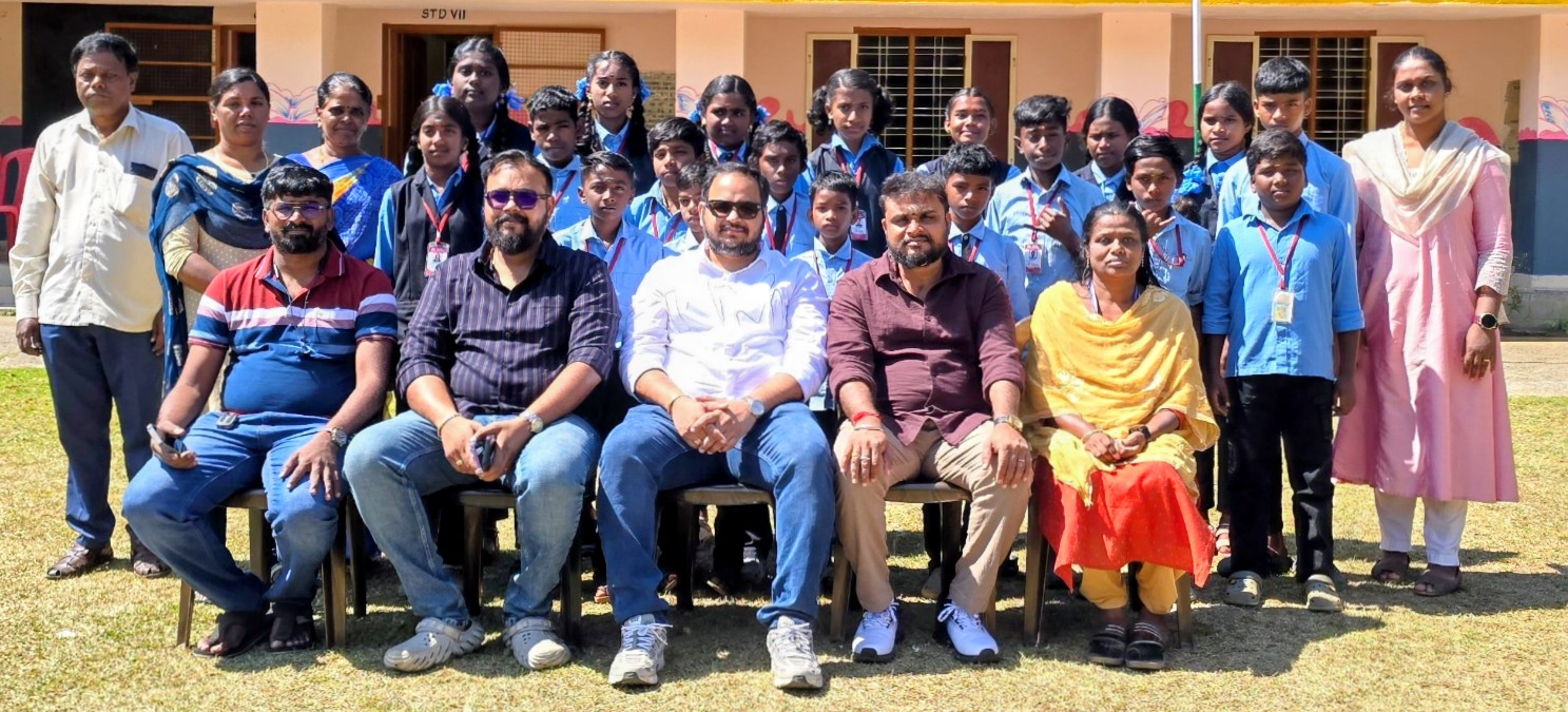 ‘அறிவு’ படக் குழுவின் மனித நேயம் – பள்ளியை மாற்றிய தயாரிப்பாளர் சாய்வினோத் ஜெயக்குமார்!