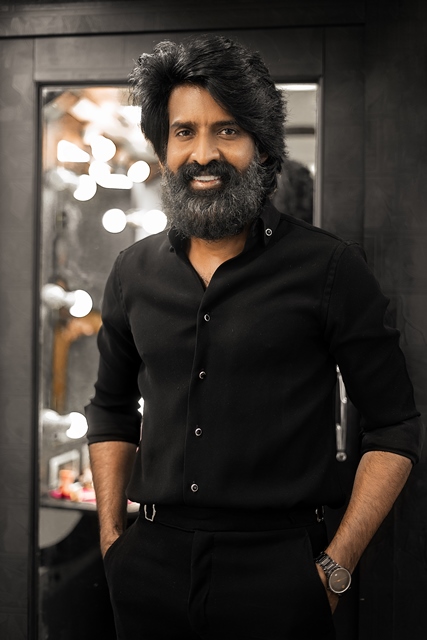நடிகர் சூரி, இயக்குநர் ஆர்.ரவிக்குமார், மைத்ரி மூவி மேக்கர்ஸ் இணையும் புதிய படம்!