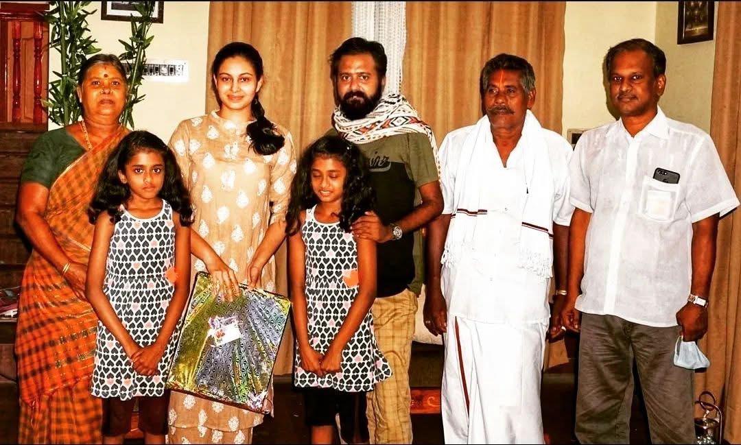 சைக்கலாஜிகல் திரில்லராக உருவாகியுள்ள “இரட்டையர்” ஜூன் 5 ஆம் தேதி வெளியாகிறது!!