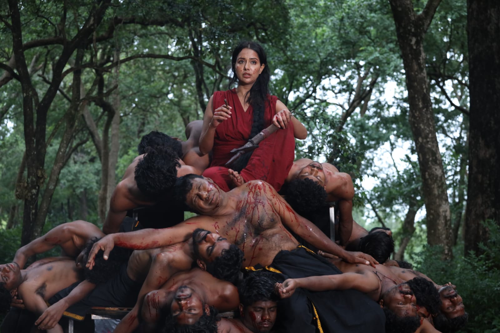 ‘நோவா’ படத்தில் ஆக்சன் காட்சிகளில் மிரட்டி இருக்கும் ரைசா வில்சன்!