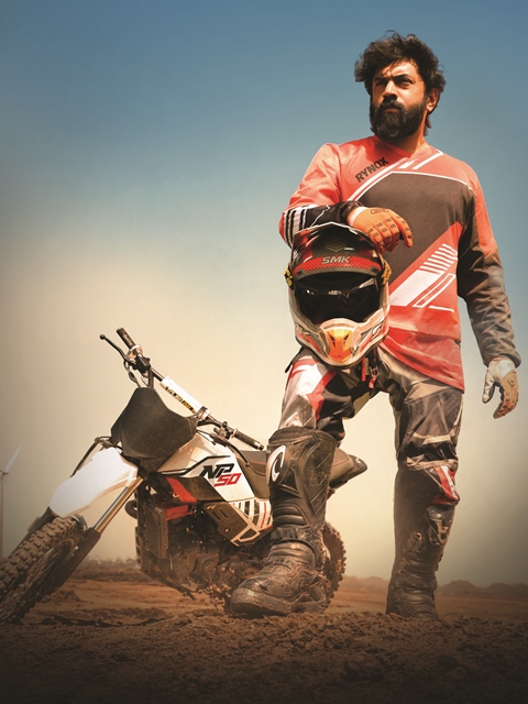 நிவின் பாலி & அல்போன்ஸ் புத்திரன் கூட்டணியின் புதிய பட டைட்டில் வெளியானது !!