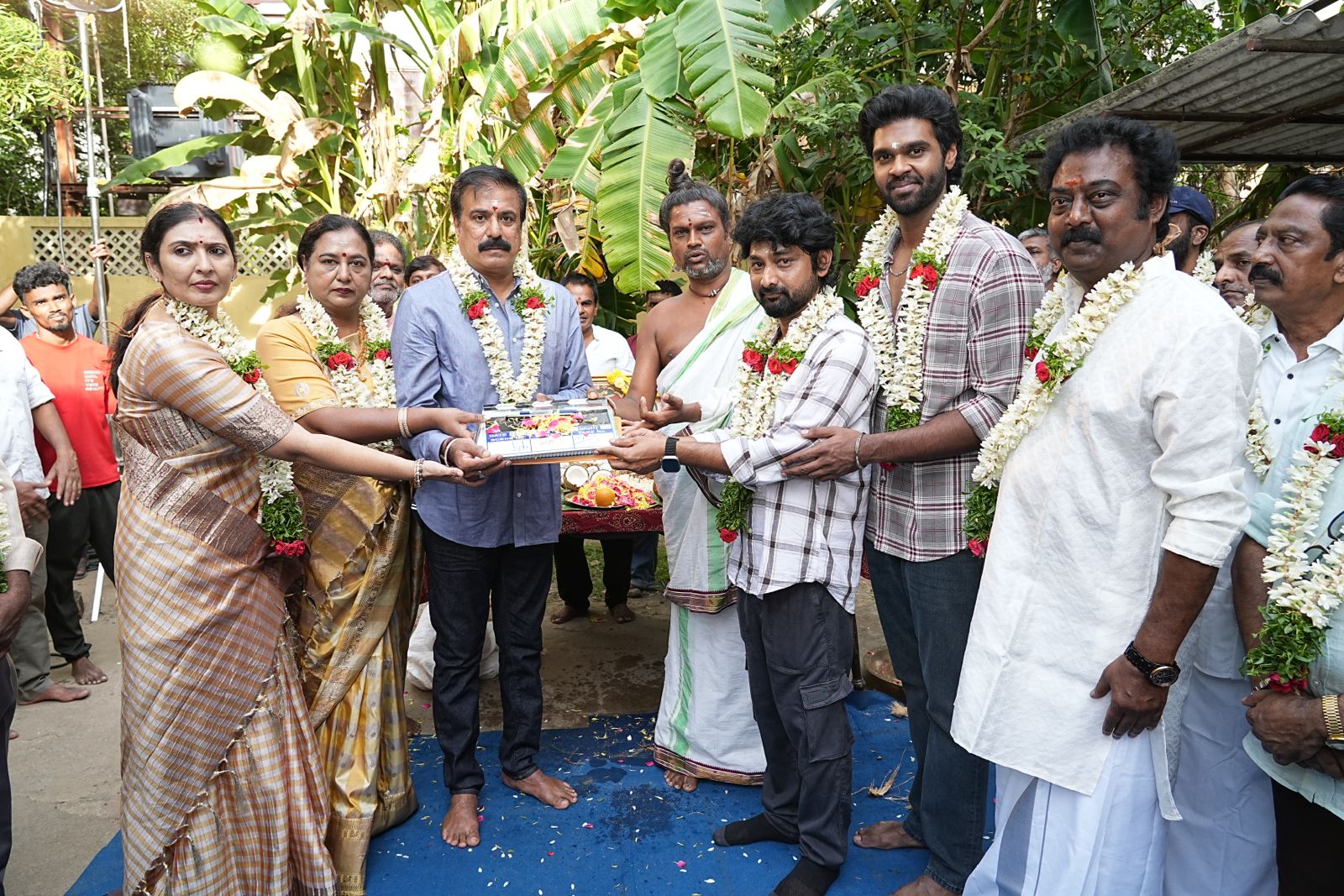 சண்முக பாண்டியன் விஜயகாந்த் நடிக்கும் ‘வான வேடிக்கை’ படம் துவங்கியது!
