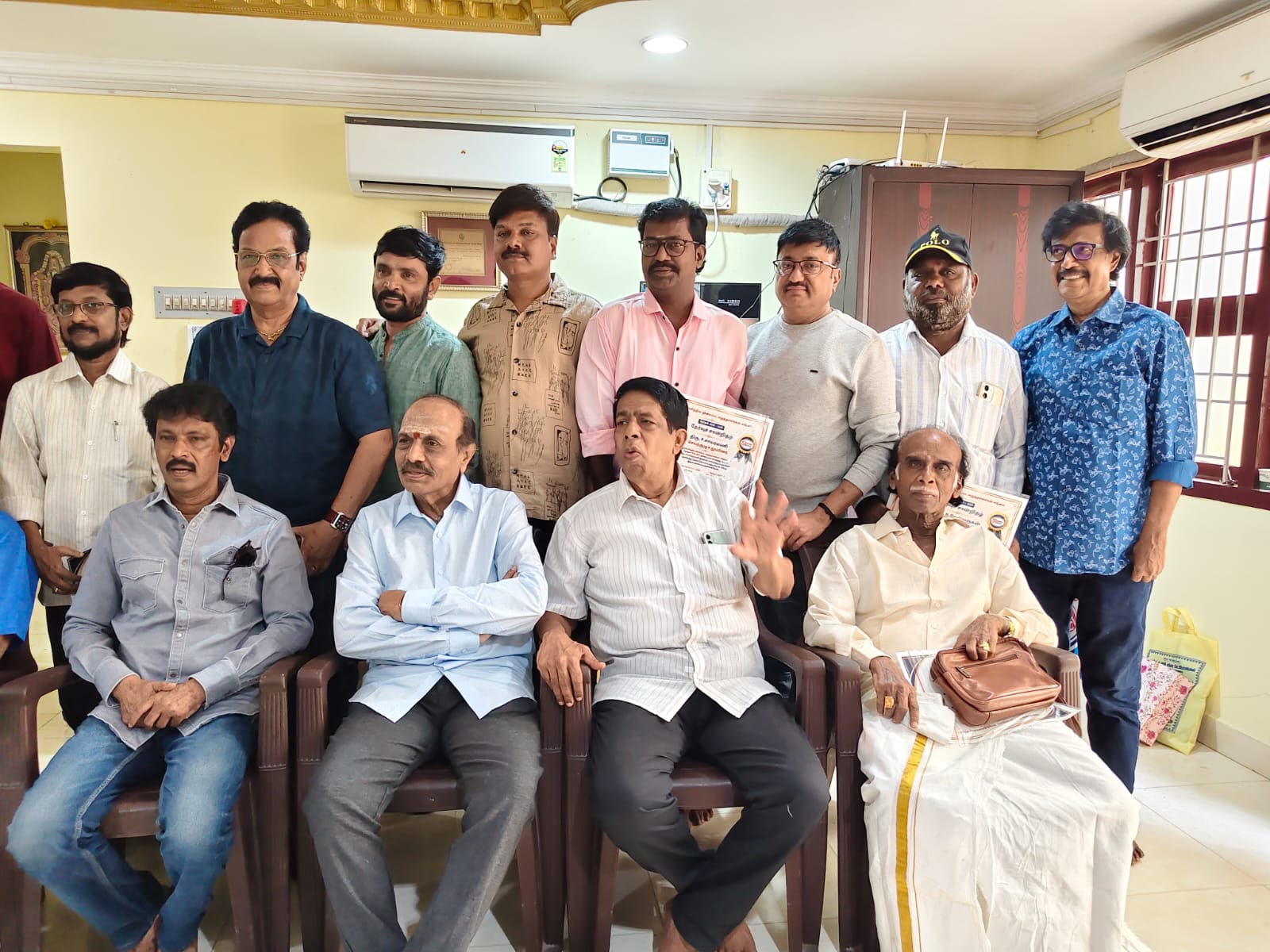 தென்னிந்திய திரைப்பட எழுத்தாளர்கள் சங்க புதிய நிர்வாகிகள் பதவியேற்பு!