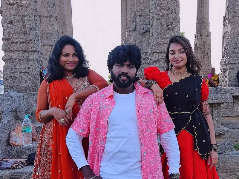 மனைவியின் கொலைக்கு காரணம் தேடும் கணவனின் கதைதான் ‘கருப்பட்டி’ திரைப்படம்