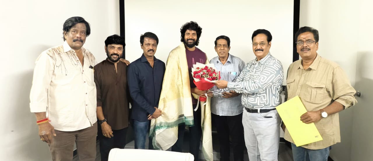 நடிகர் சிவகார்த்திகேயன் எழுத்தாளர் சங்கத்தில் இணைந்தார்!