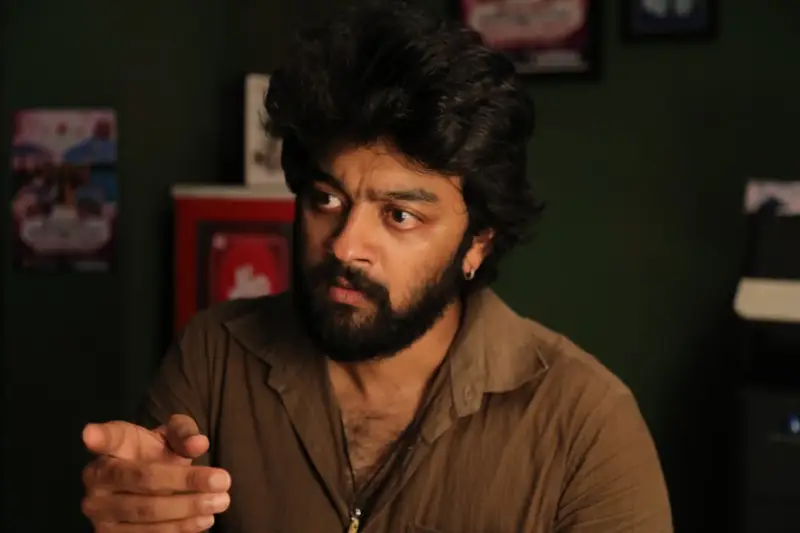 ராஜு ஜெயமோகன் ஹீரோவாக நடித்து இயக்கும் படம் ‘ஆல்மோஸ்ட் நல்லவன்’!